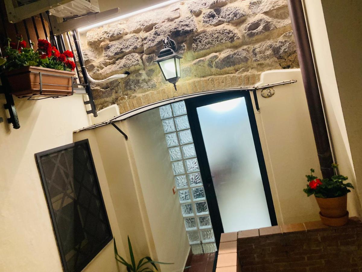 Lavica Di Mezzo Apartments Катания Экстерьер фото