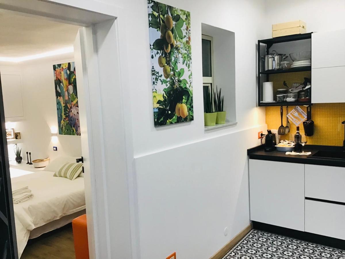 Lavica Di Mezzo Apartments Катания Экстерьер фото