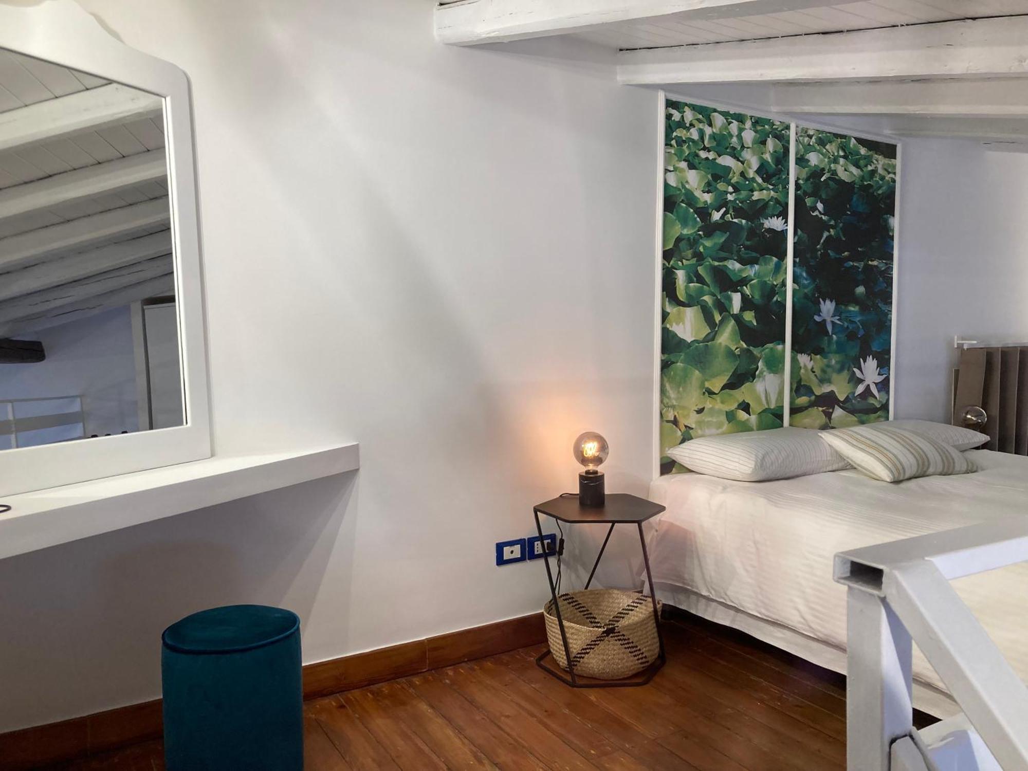 Lavica Di Mezzo Apartments Катания Экстерьер фото