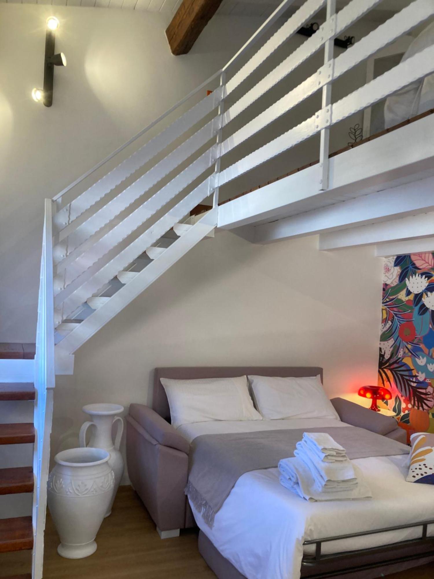 Lavica Di Mezzo Apartments Катания Экстерьер фото